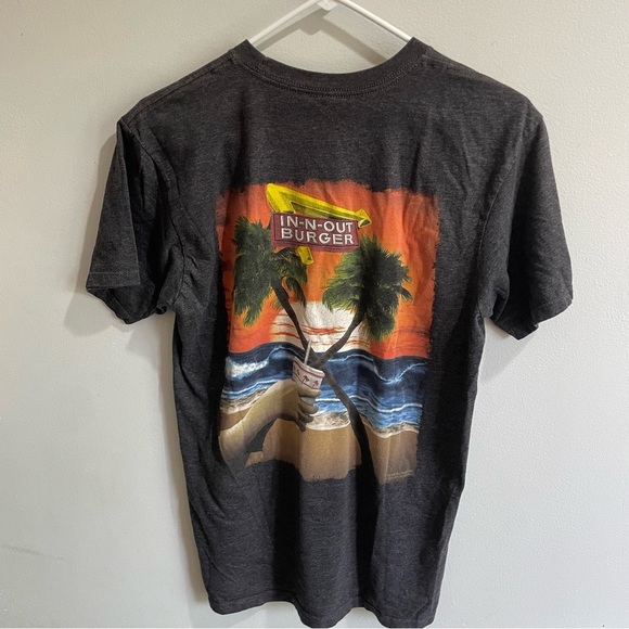 In-N-Out Burger Las Vegas T-Shirt Summer Unisex Medium Men’s Women’s Tee - Picture 5 of 5